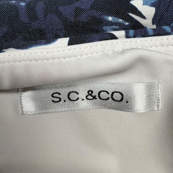 S.C. & CO. Blue & White Floral Skort with Built-in Shorts - Size Medium - Picture 4 of 8